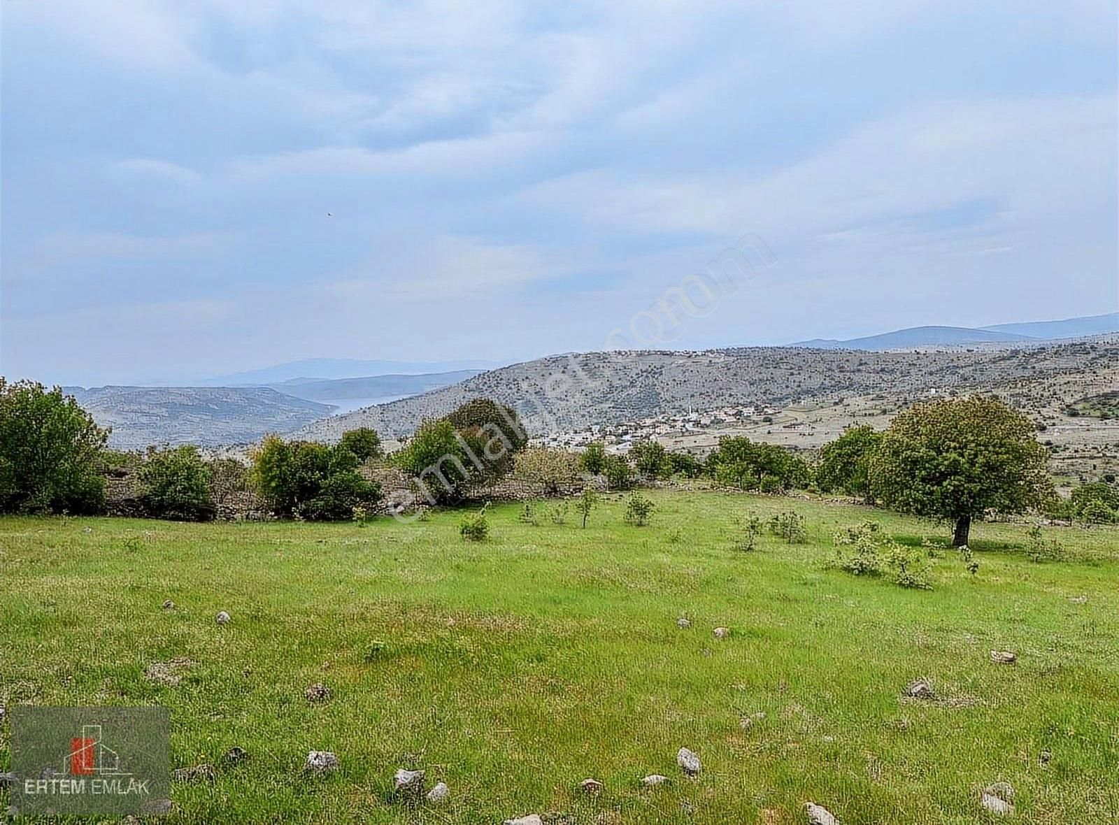 Manisa Yunusemre Türkmen Satılık Arazi 3,000 M2 Gölet Manzaralı