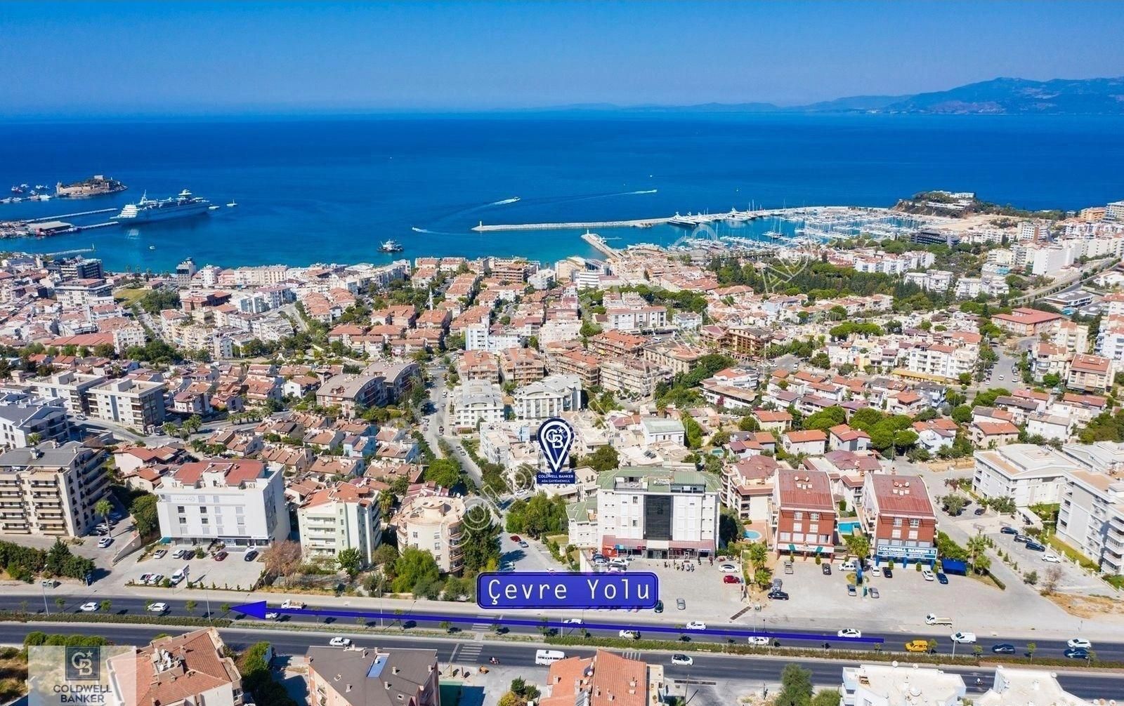 Merkezi Konumda Deniz Manzaralı Geniş Ve Aydınlık Satılık Daire
