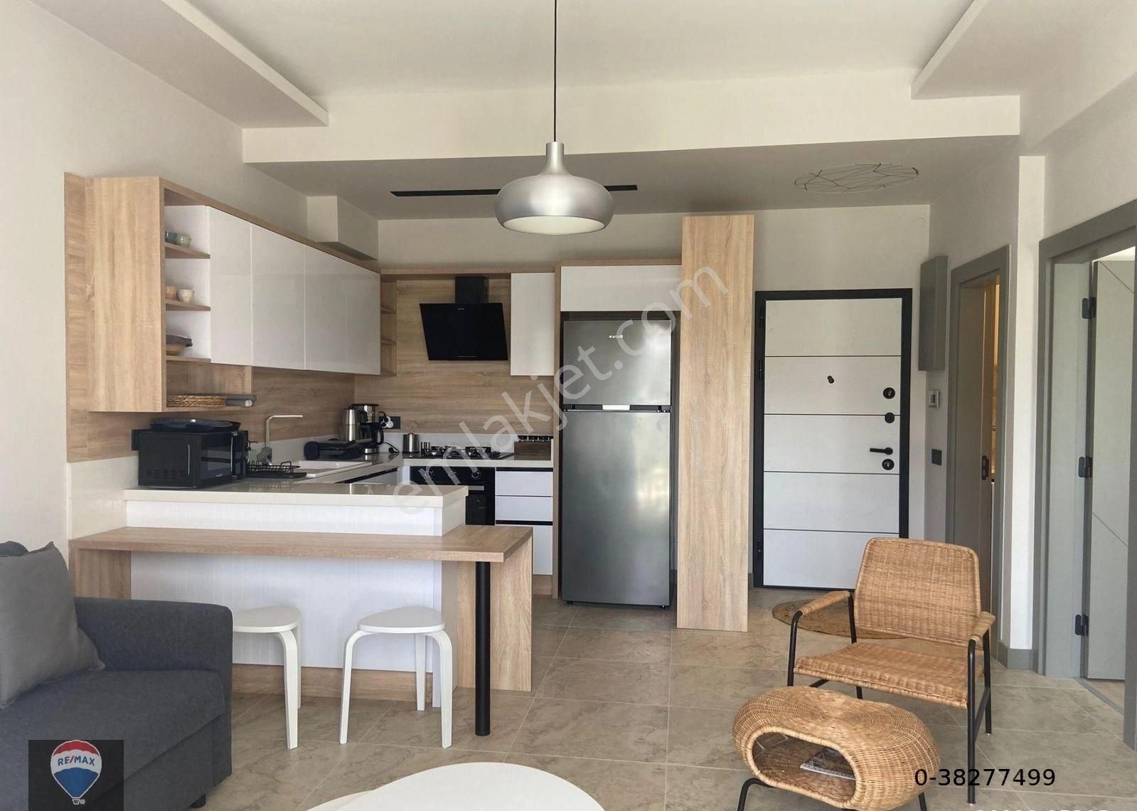 Kuşadası Adatrio3 Sitesinde Kiralık Bahçe Katı Daire