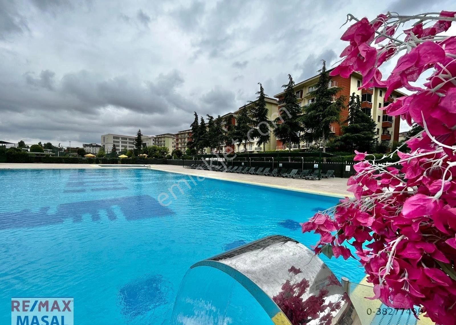 Sancaktepe Sarı Evler Sitesi 2+1 Satılık Arakat Daire_ebru Memiç
