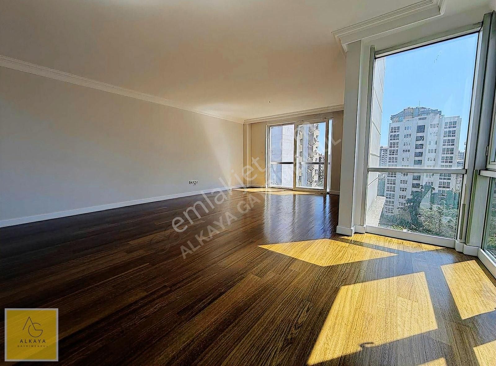 Alkaya'dan Erenköy'de Site İçinde 3+1 125 M2 Net Boş Daire