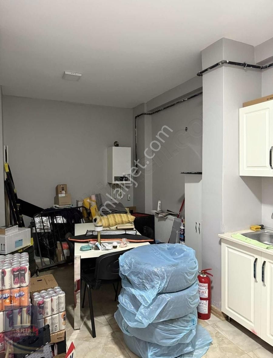 Yeşilova Merkez De Takasa Açık Satılık Dükkan Veya Depo