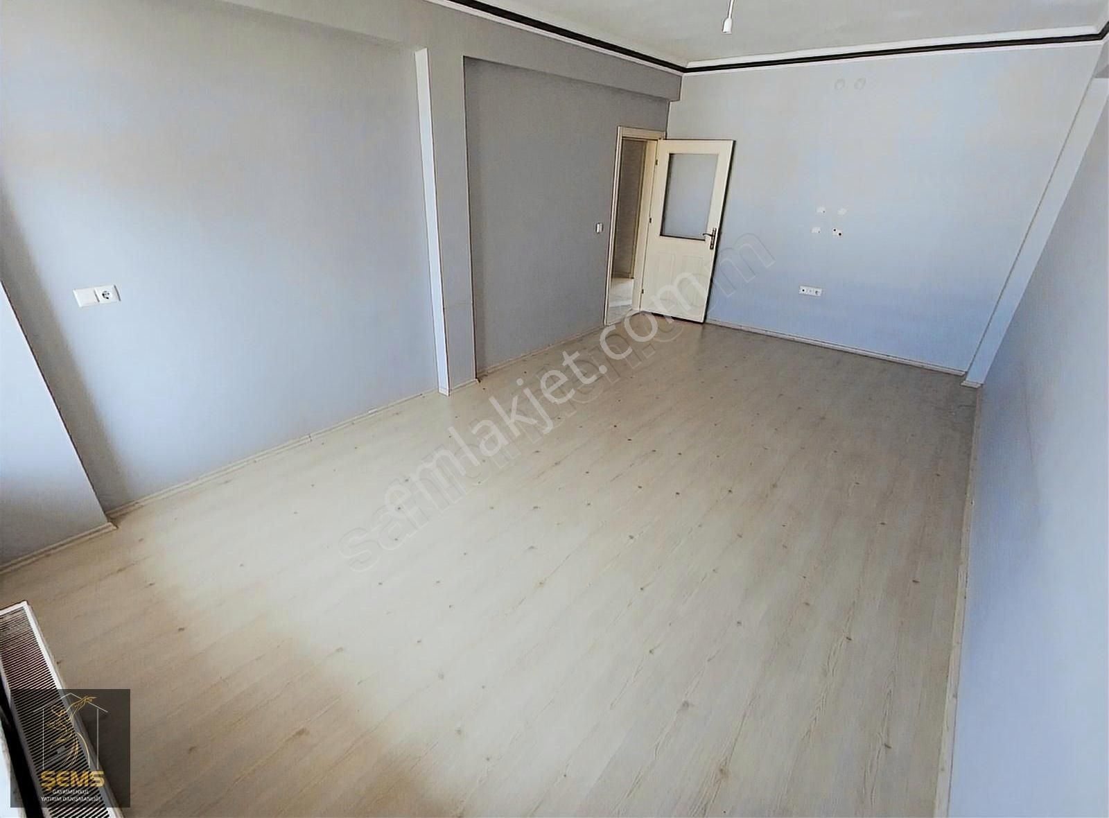 Site İçi Jandarma Yakını Cadde Üzeri Merkezi Lokasyonda 3+1 Kira