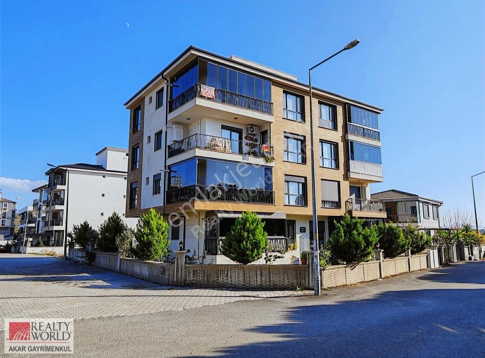 Rw Akar // Karakayalar'da - Park Manzaralı - Geniş - 3+1 Daire