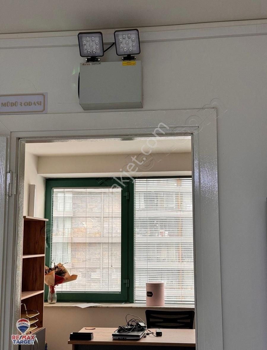 Bayraklı'da Devren Kiralık/meb Uyumlu Ofis-eğitim Merkezi