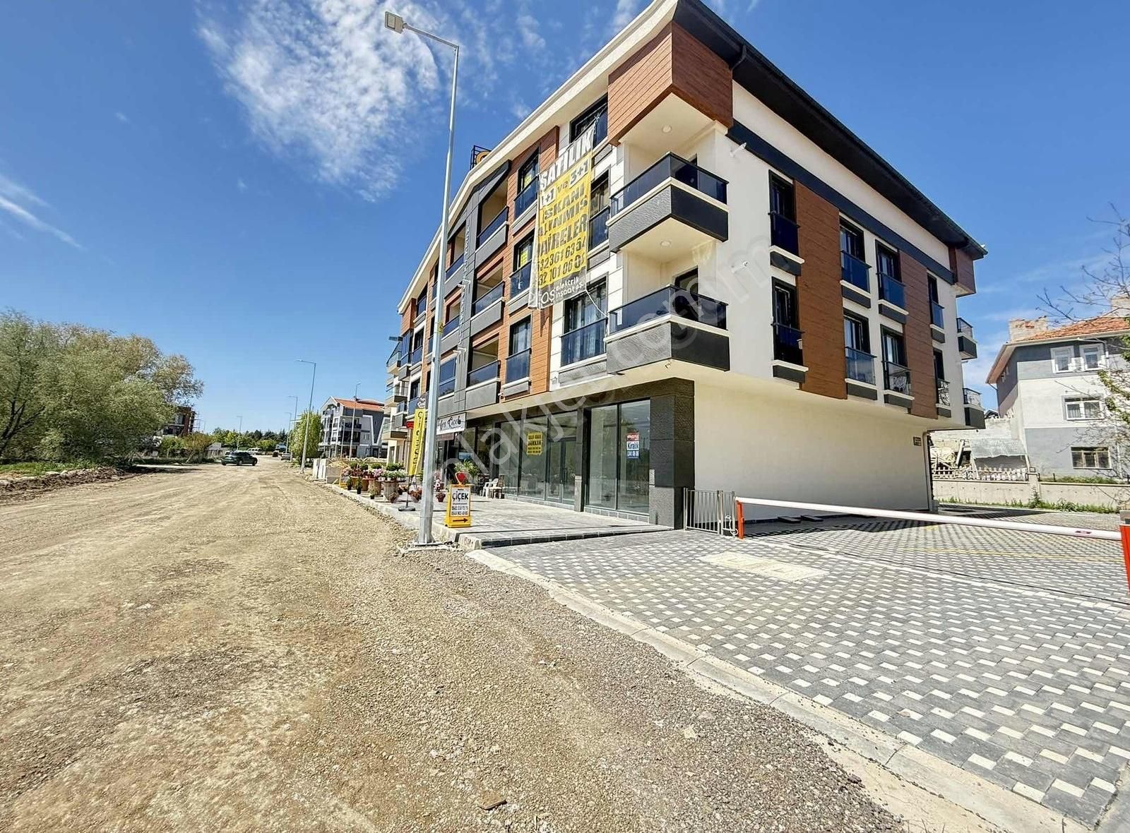 Ateşbeyden İncekte Bulvarda Full Eşyalı Satılık 1+1 Daire