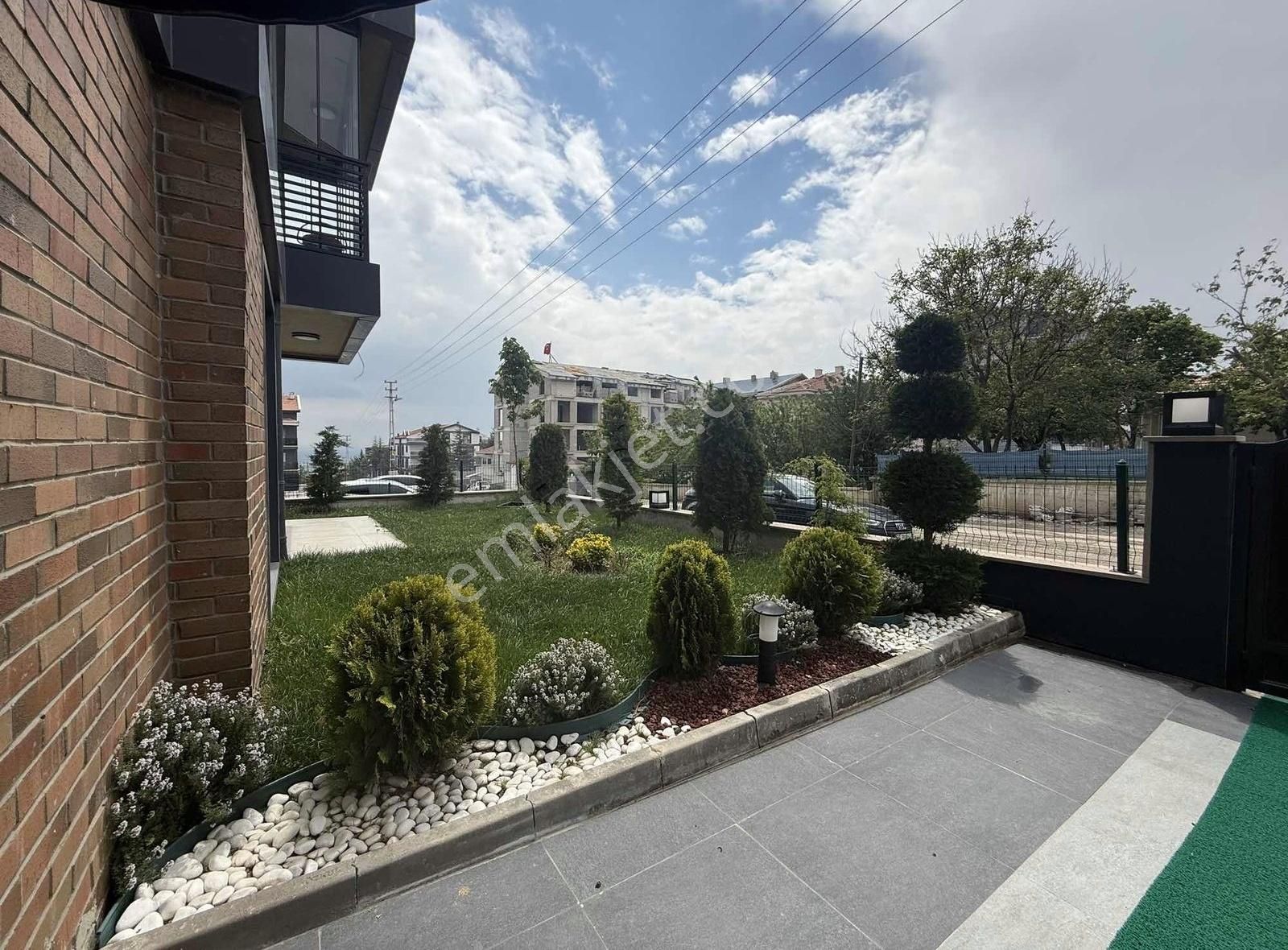 Ateşbeyden Taşpınar'da Güzel Konumda Satılık Eşyalı 1+1 Daire