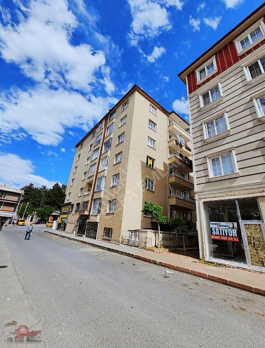Bor Çarşı Merkezde Satılık 3+1 Daire