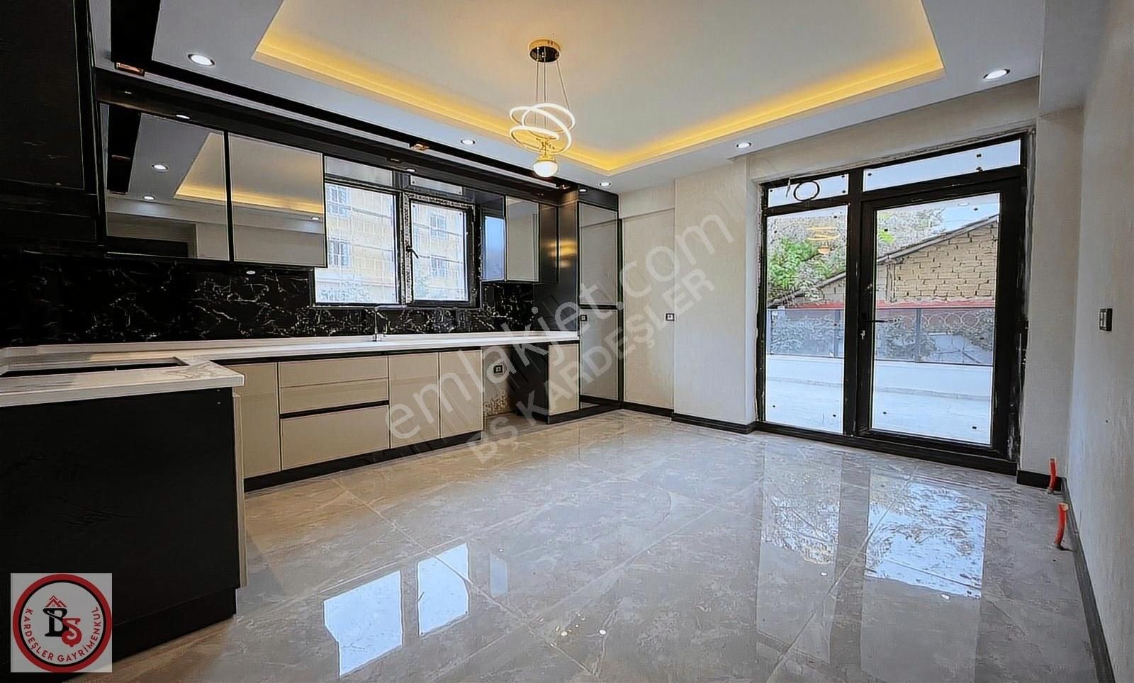 Keçiören'de Cadde Yakını Ful+ful Yapılı Masrafsız 3+1 Daire