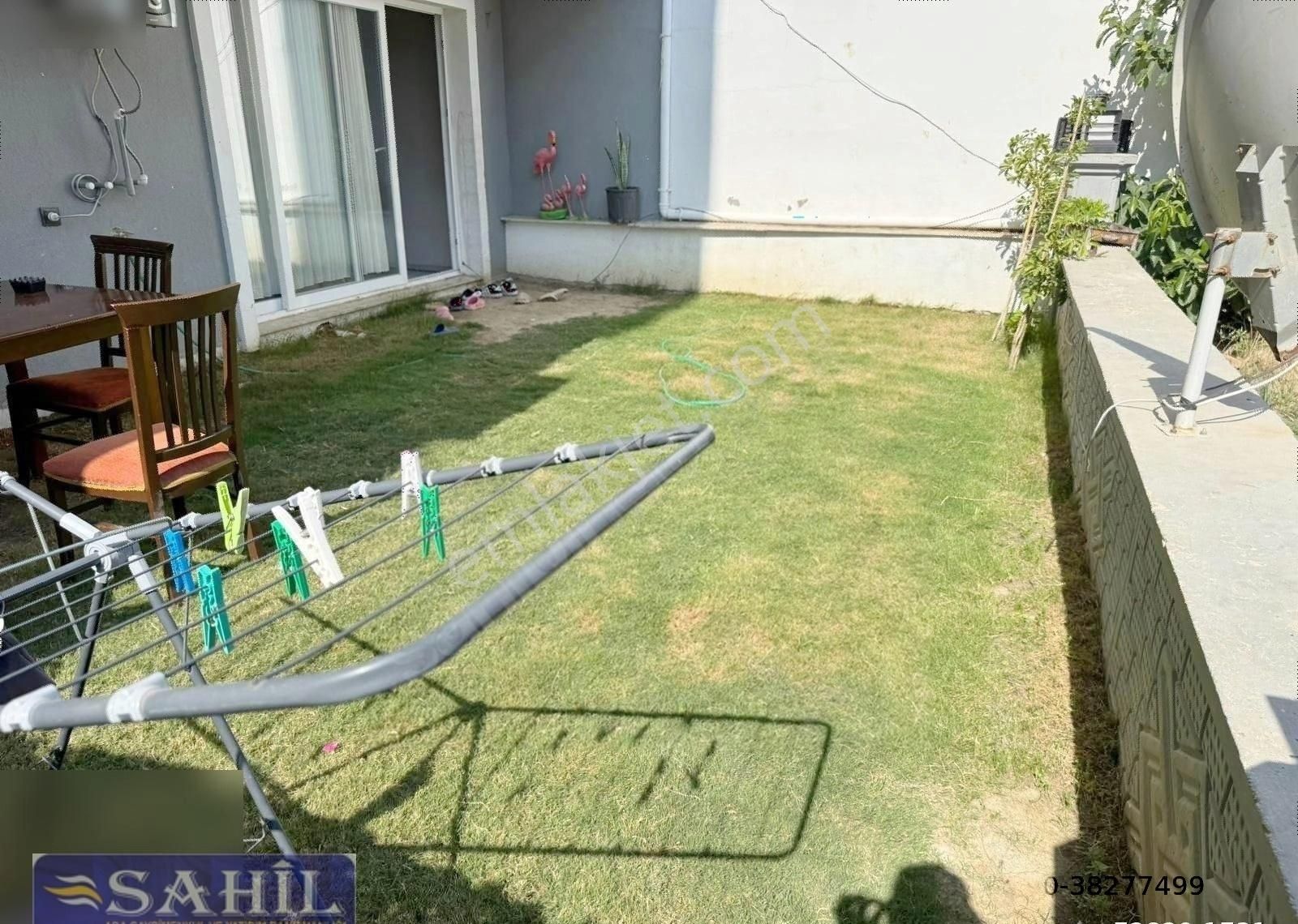 Kuşadası Davutlar Satılık Çift Taraflı Bahçeli 2+1 Daire