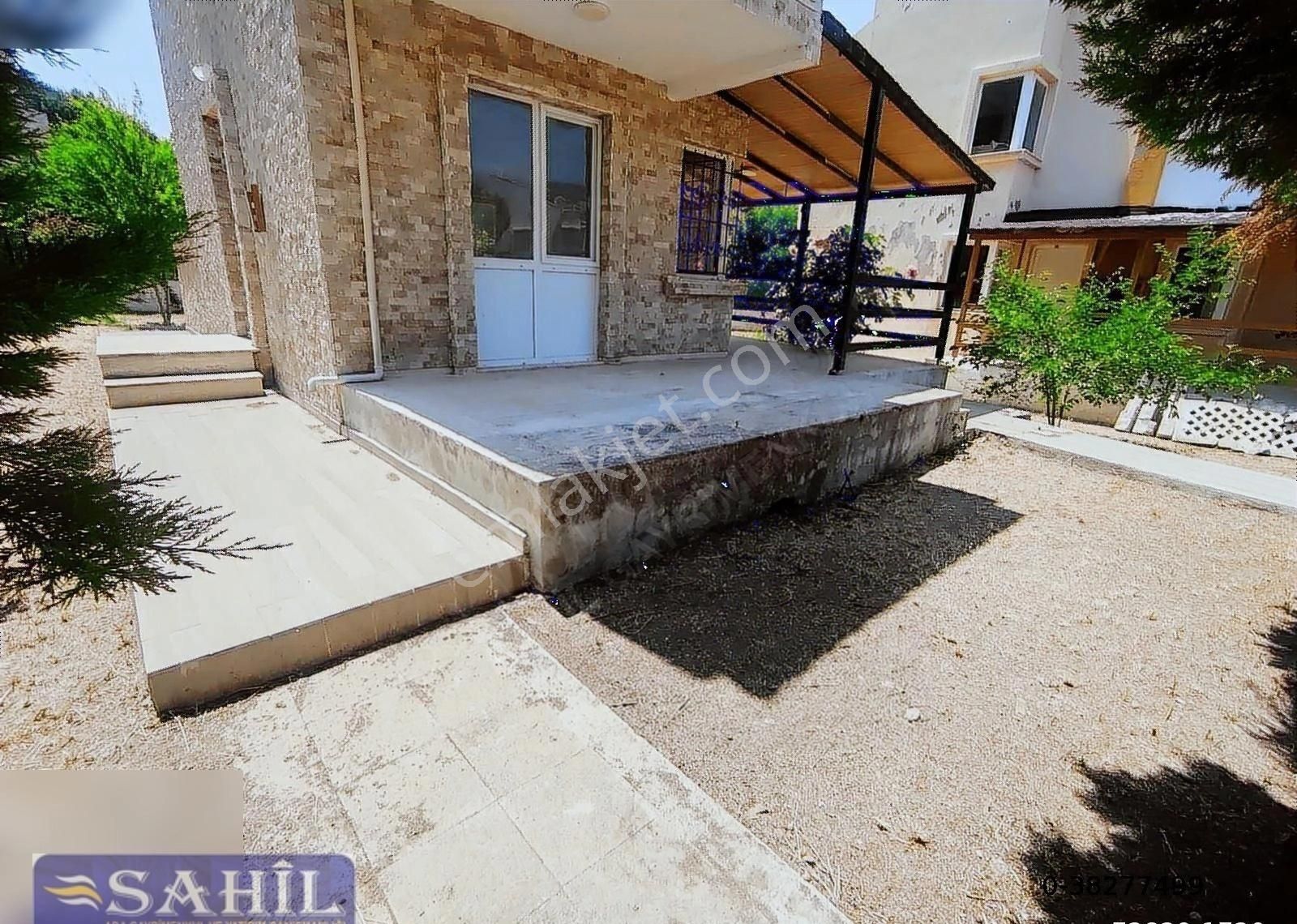 Kuşadası Davutlarda Müstakil 3+1 Denize 200m Yazlık Villa
