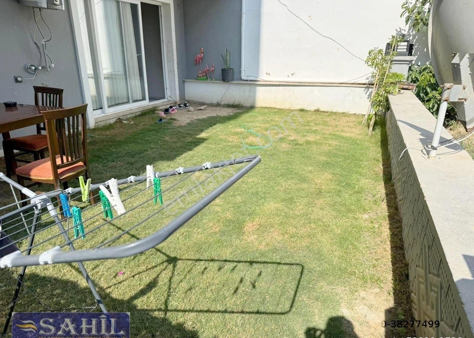 Kuşadası Davutlar Satılık Çift Taraflı Bahçeli 2+1 Daire