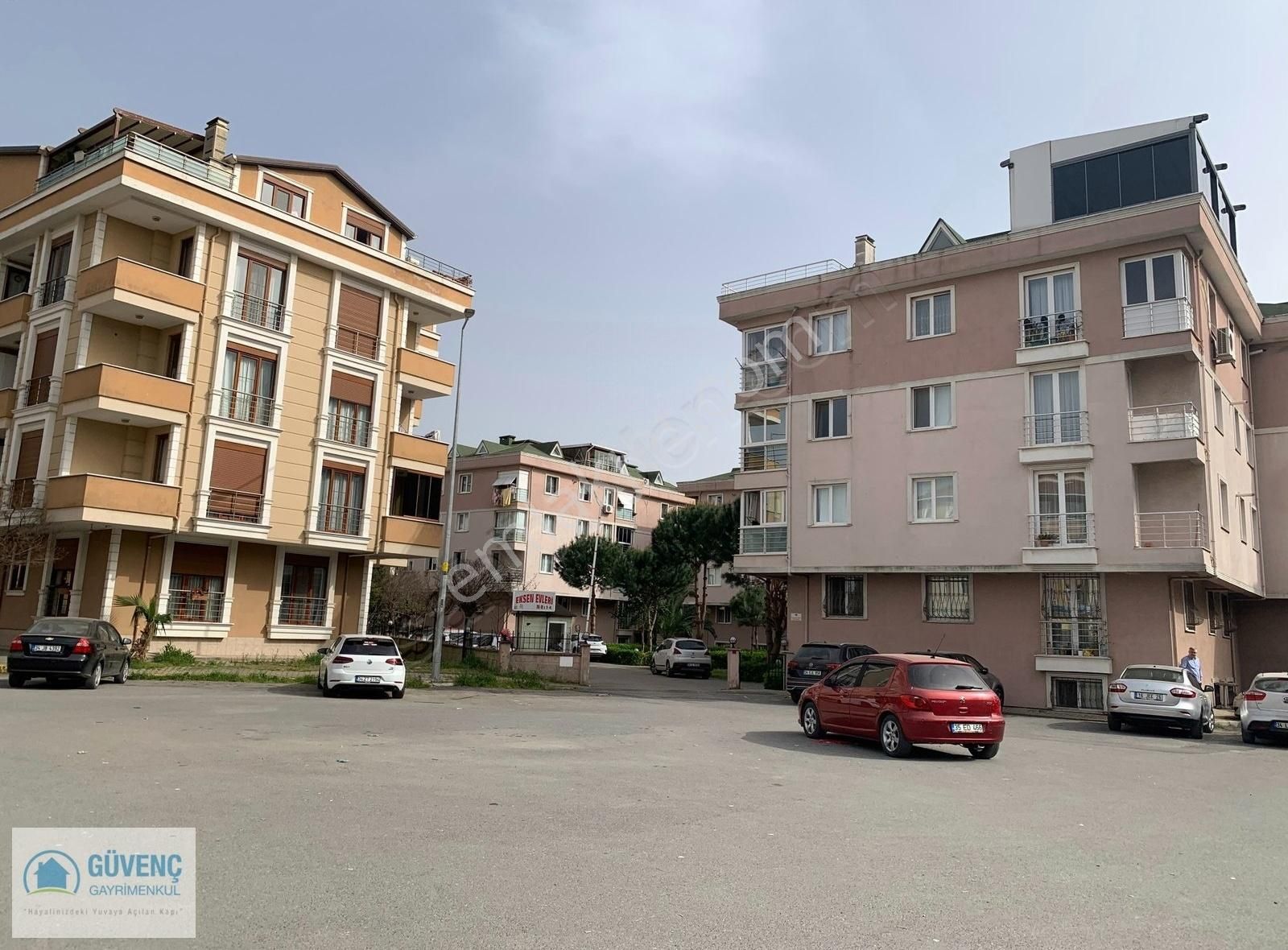 Güvenç'den Eksen Evler'de 3+1 Yüksek Giriş...