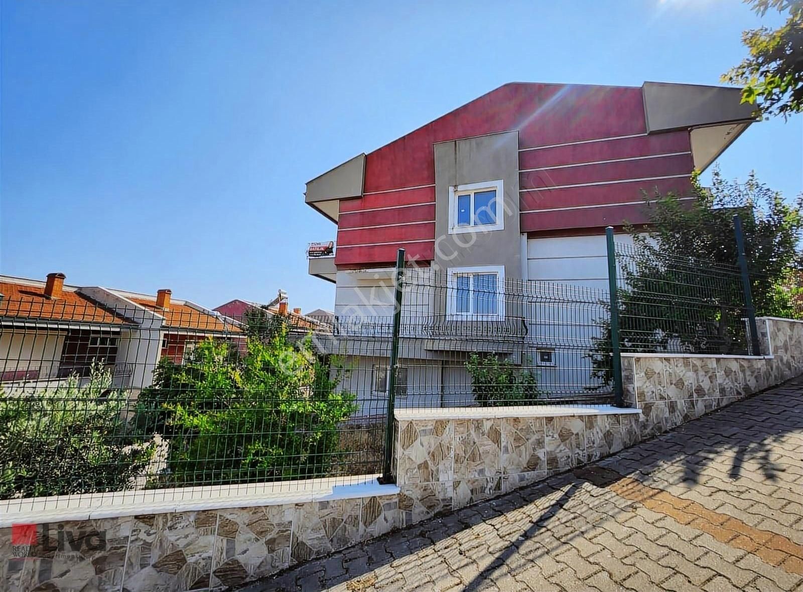 Rw Liva'dan Öz Mutlu Sitesi'nde Satılık 4+2 Villa