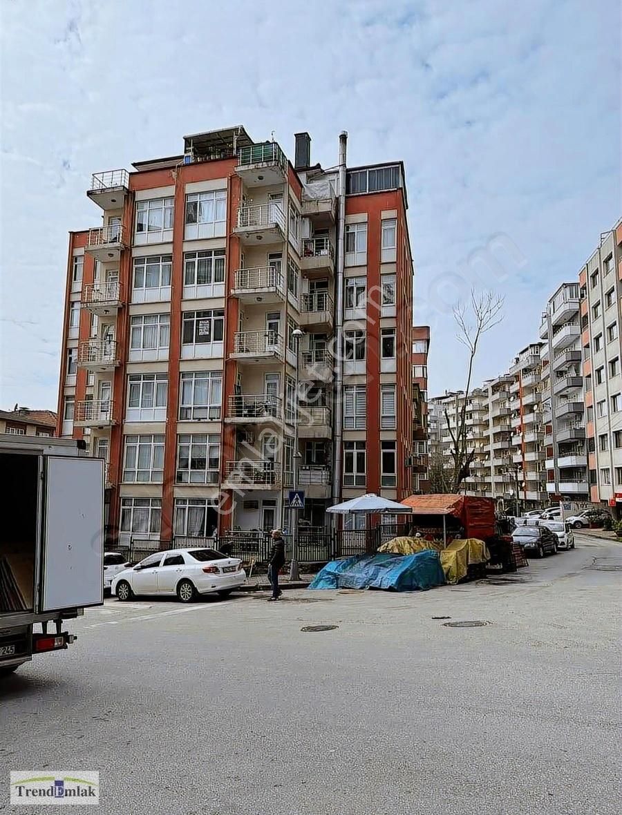Izmıt Merkezde Satılık 2+1 Ara Kat Daire