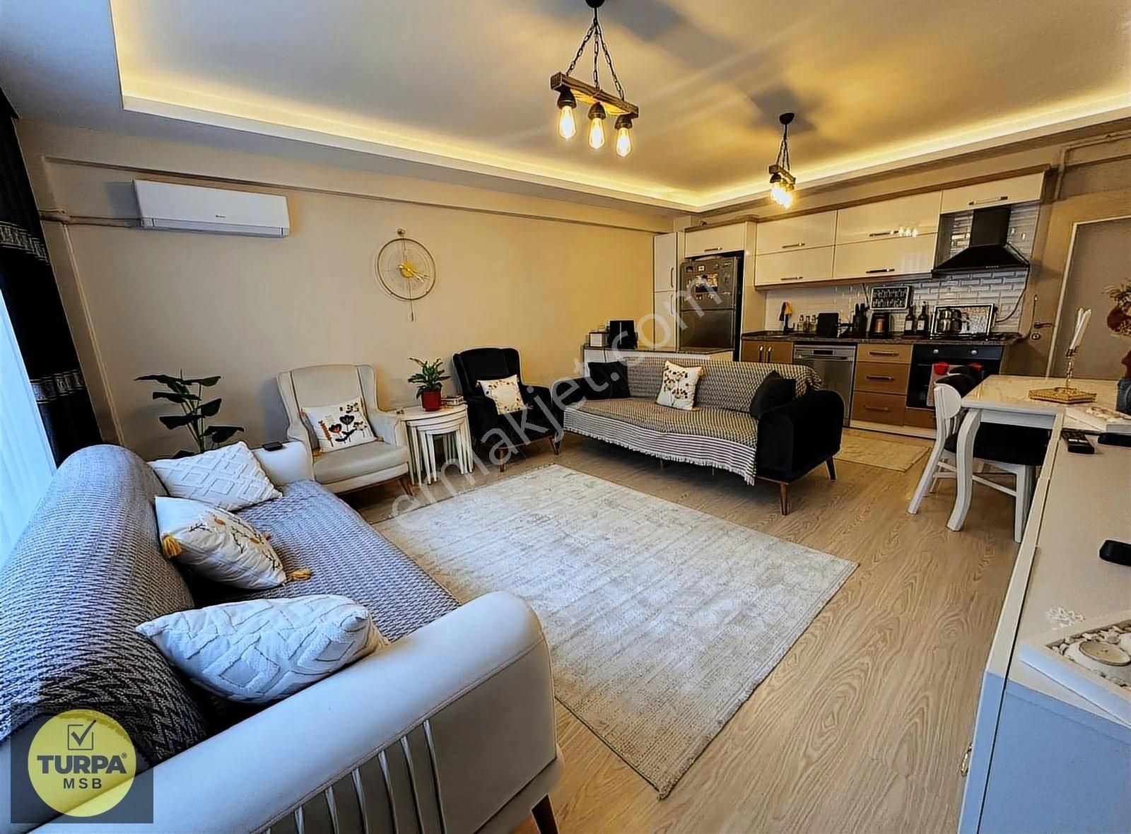 Kiralık 2+1 Yeni Bina'da Çiğli İzban Yakını Ara Kat Doğalgaz'lı