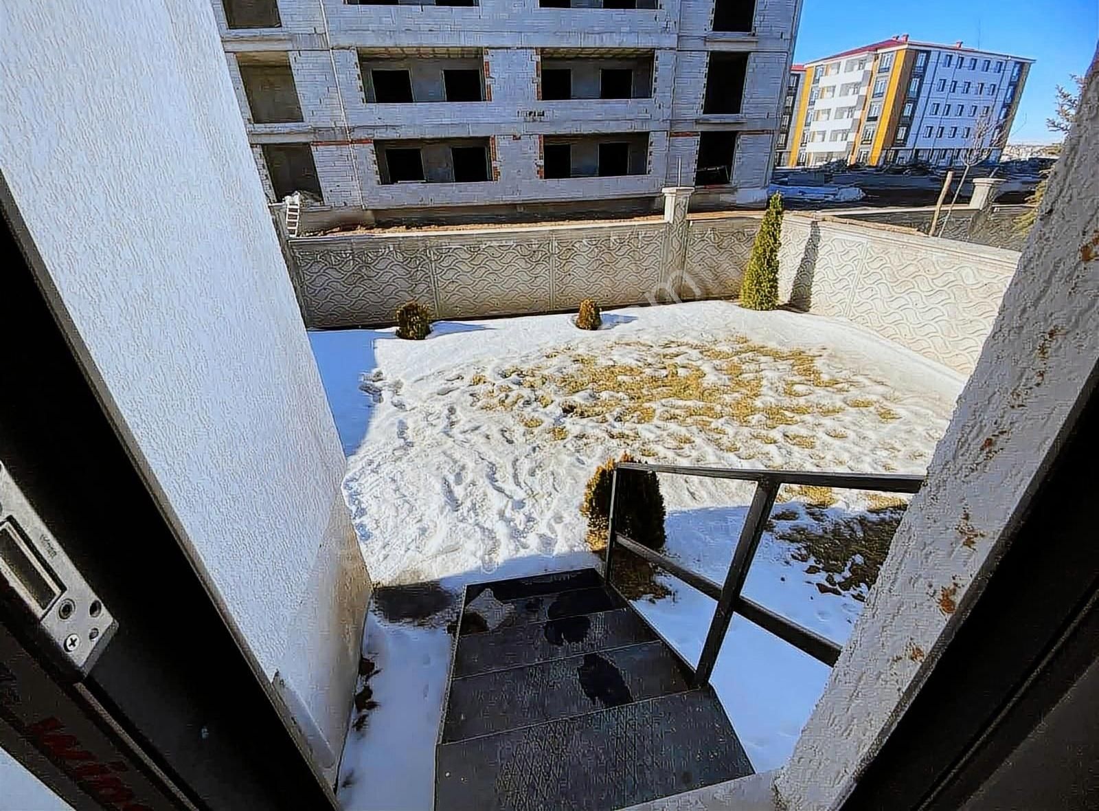 Fırsat!!! Kars Pusula Emlaktan Satılık Villa Konseptinde Dublex