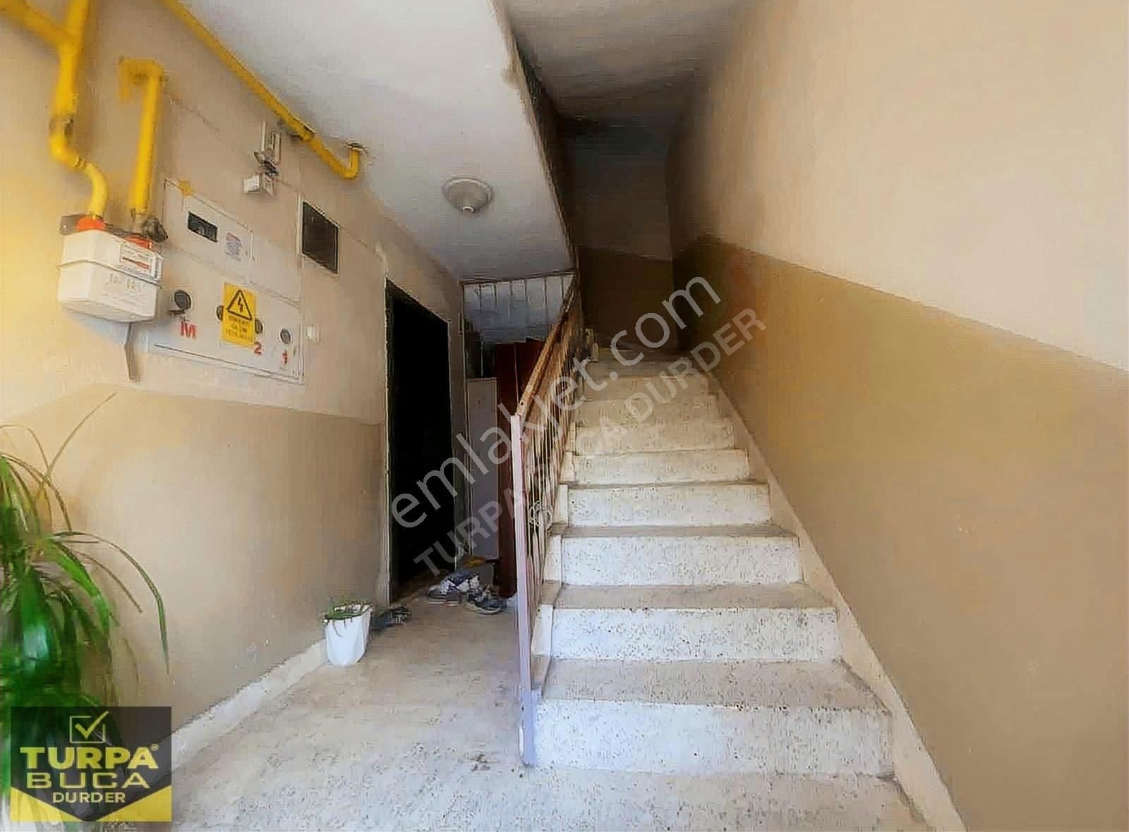 Turpa'dan Hasanağa Parkına Yakın 2+1 Daire