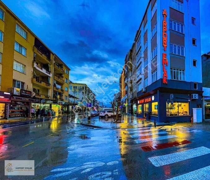 Aırport Emlaktan Caddeye Yakın Satılık Dükkan