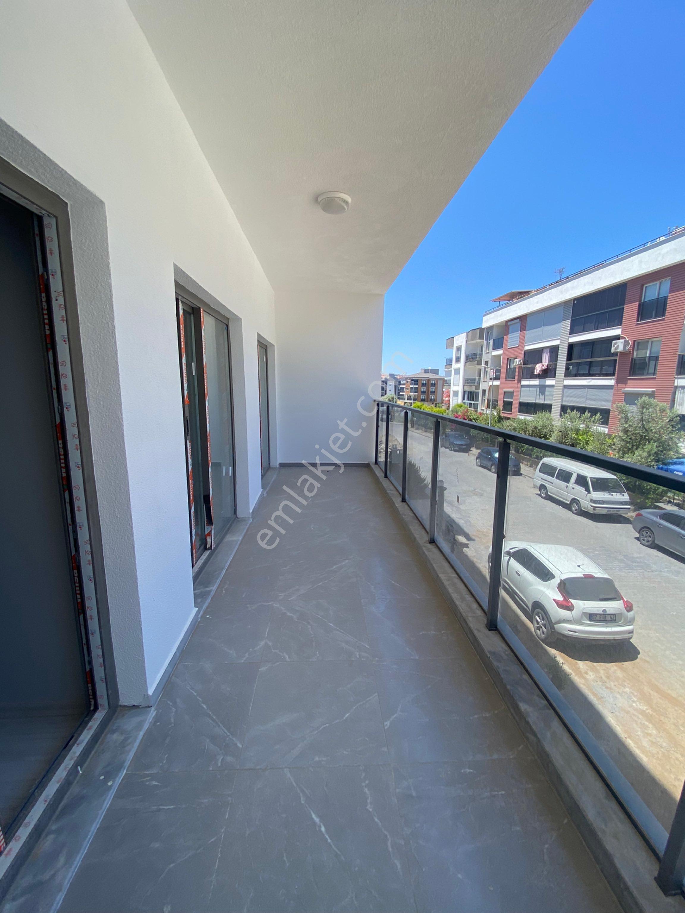 Kuşadası Davutlar’da Özel Tasarım Havuzlu Satılık 2 + 1 Lüks Daire - Görsel 9