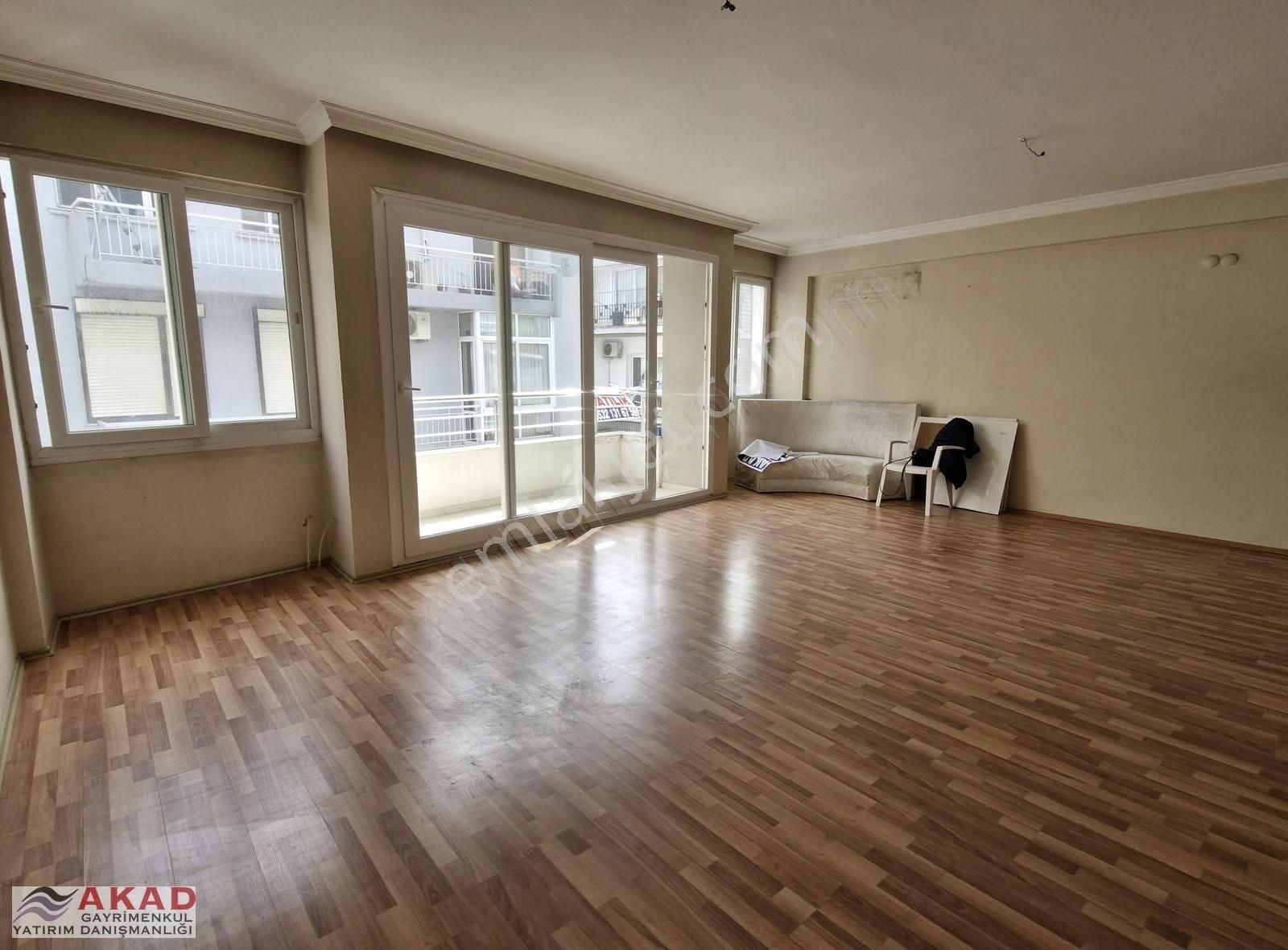 Güzelyalı'da 17 Yaşında 145m2 Net Ebeveyn Banyolu 2.kat 3+1