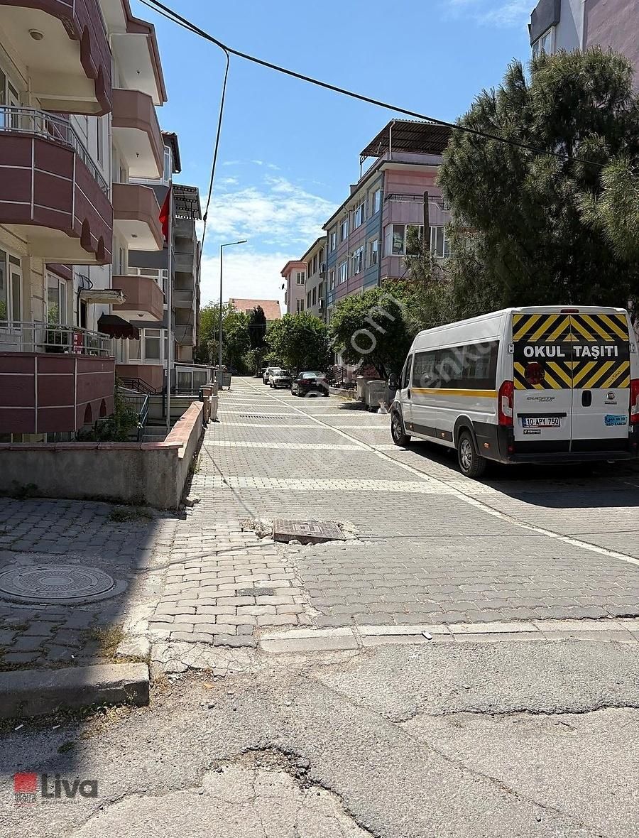 Liva'dan Bahçelievlerde Satılık 2+1 Daire