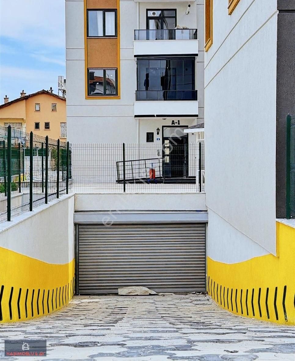 Çimenlik Caddesinde 4+1 Giyinme Odalı Lüks Arakat Sıfır