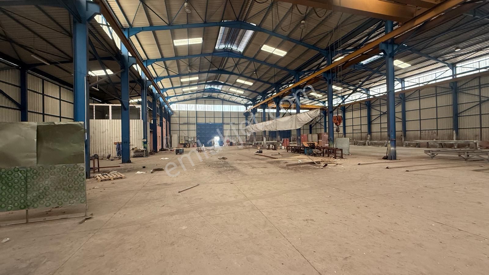 Zorlu Gayrimenkul'den Organize Sanayi'de 2500m2 Tavan Vinçli - Görsel 3