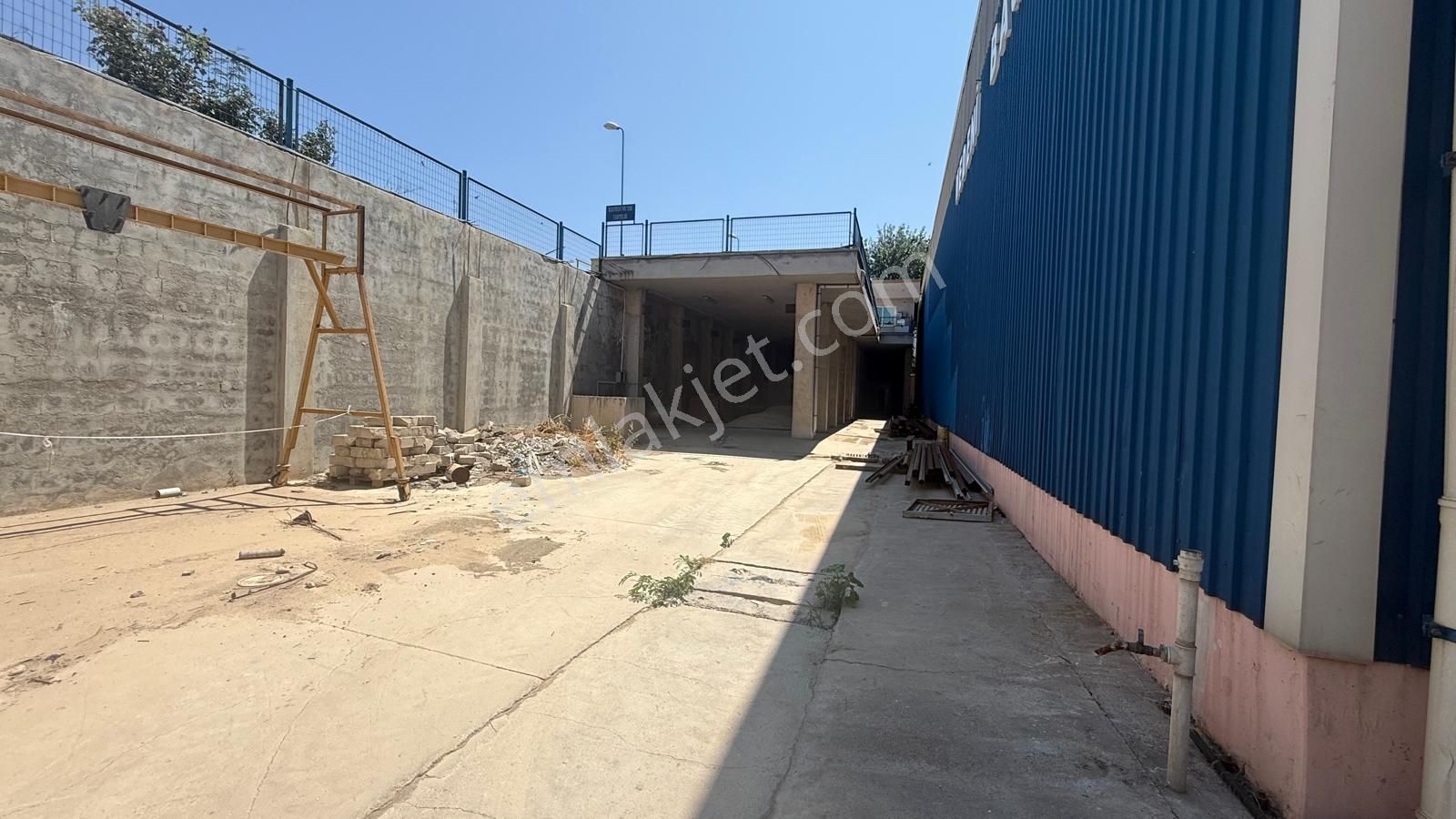 Zorlu Gayrimenkul'den Organize Sanayi'de 2500m2 Tavan Vinçli - Görsel 18