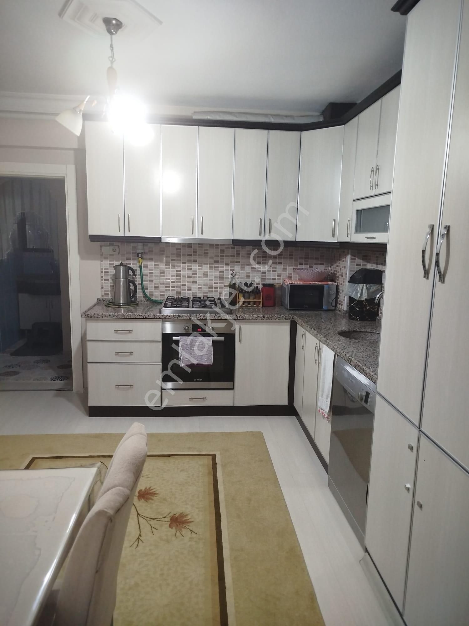 Yaşar Emlaktan Kiralık Satılık Daire