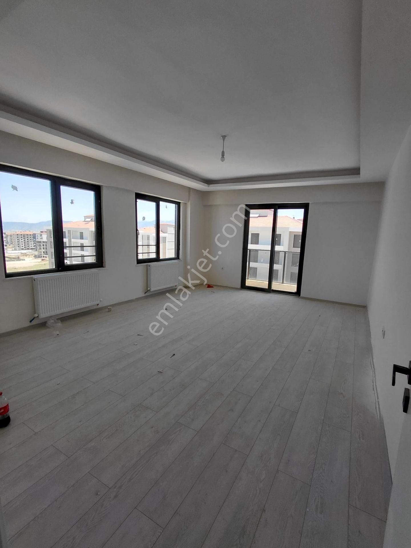Isparta Merkez Deregümü Mahallesinde Sıfır Lüks Daire