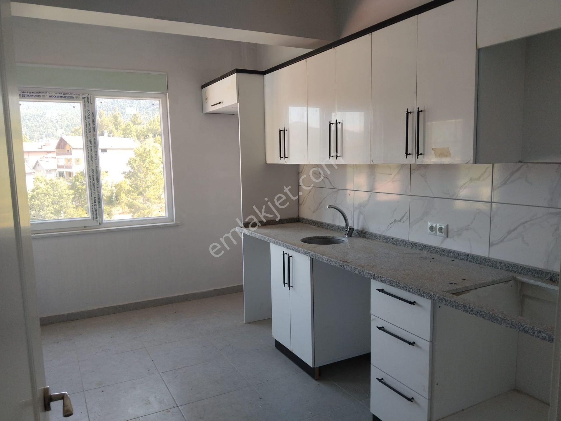 Cevizli Yediler'de Satılık 2+1 100m2 Sıfır Satılık Daire