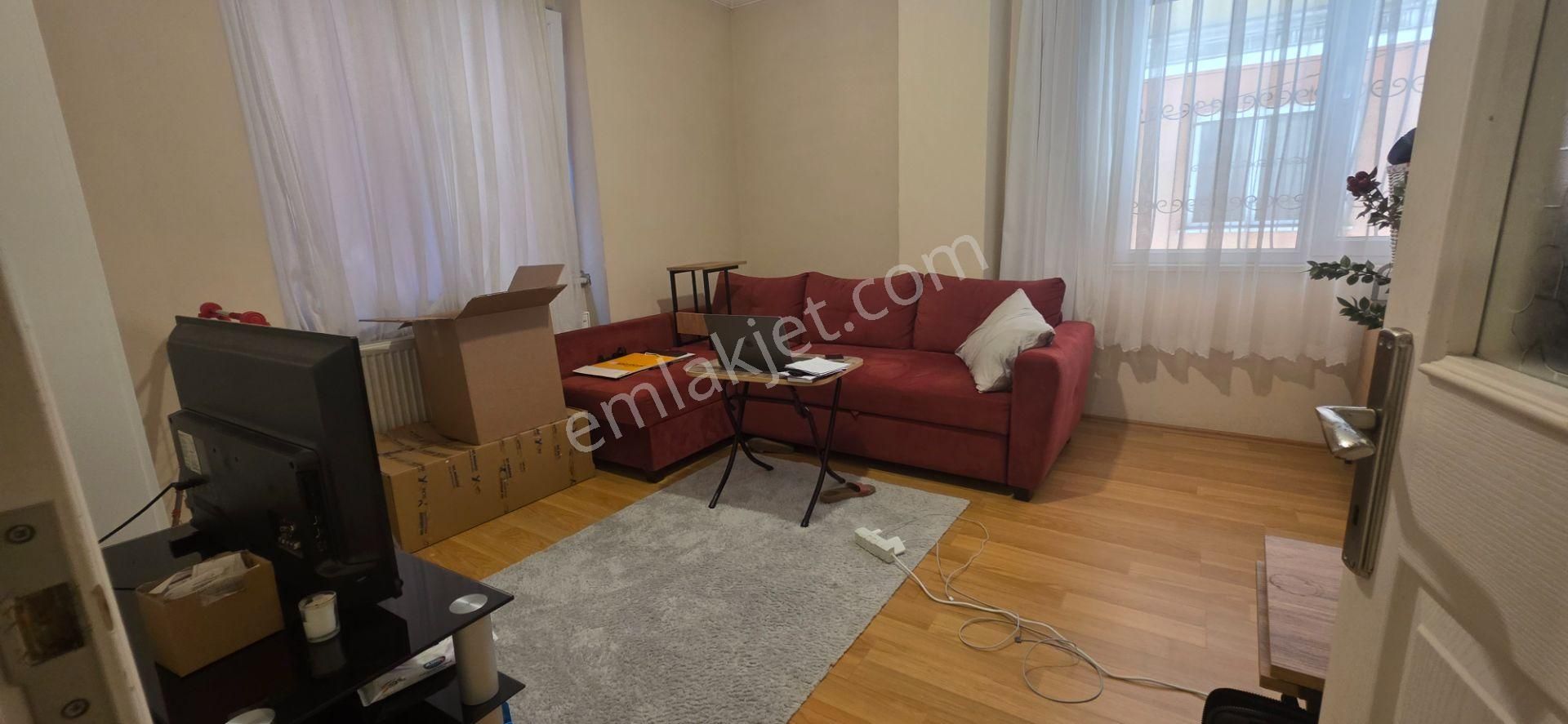 Gülbahar Mahallesi Biberiye Sokak'da Kiralık 2+1 Daire