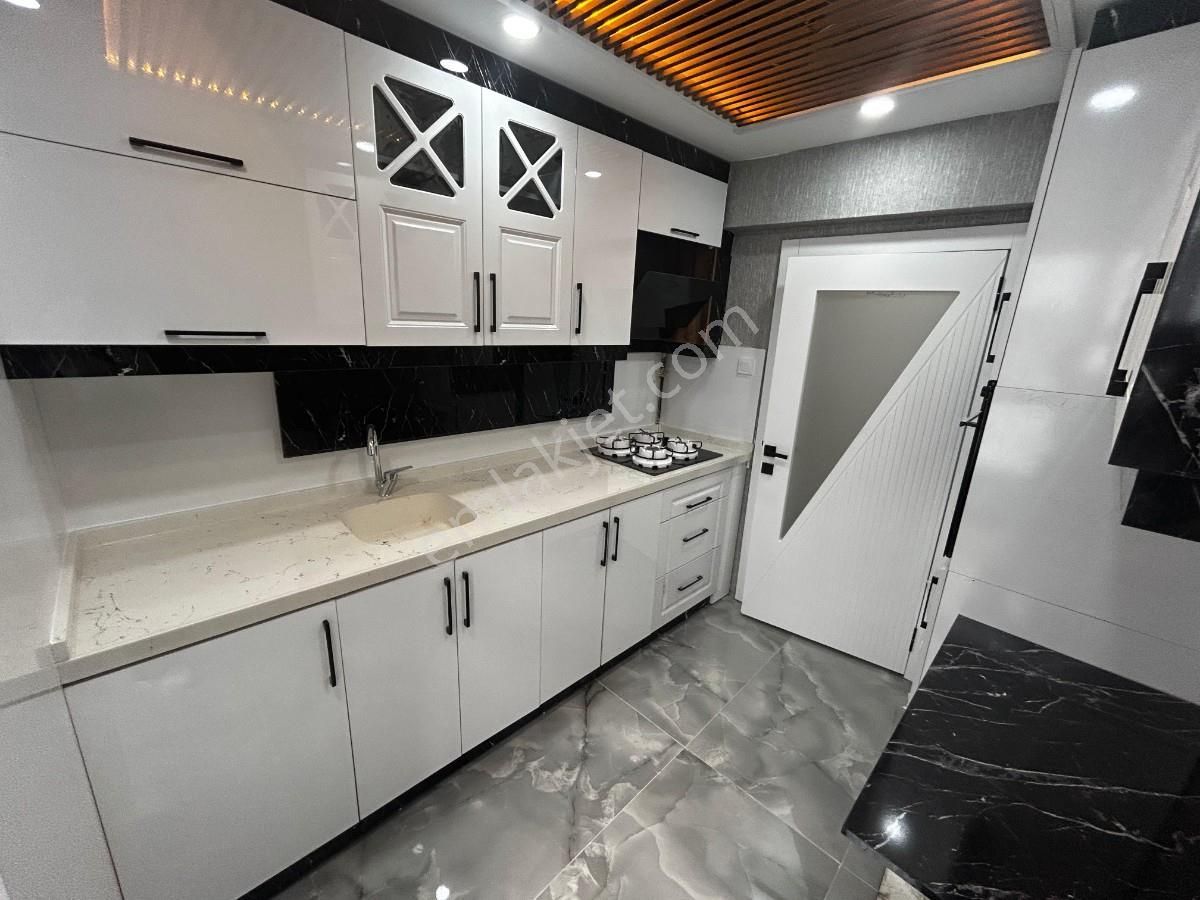 Sincan Mareşal Çakmak Mah 3+1 Full Yapılı Ara Katta Daire