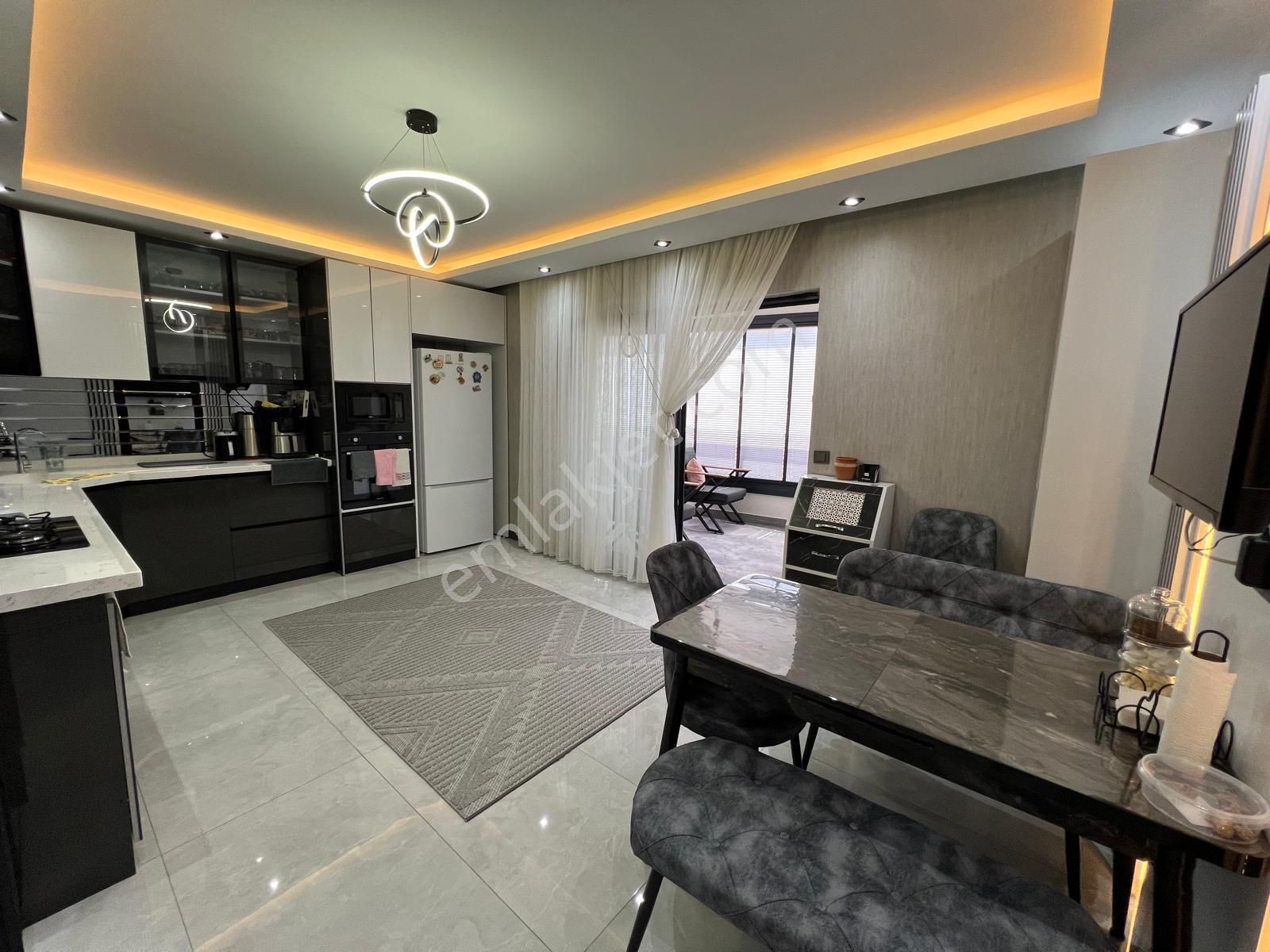 Kuşcağız'da Site Konseptli Mega Lux 4+1 Giyinme Odalı+e.banyolu