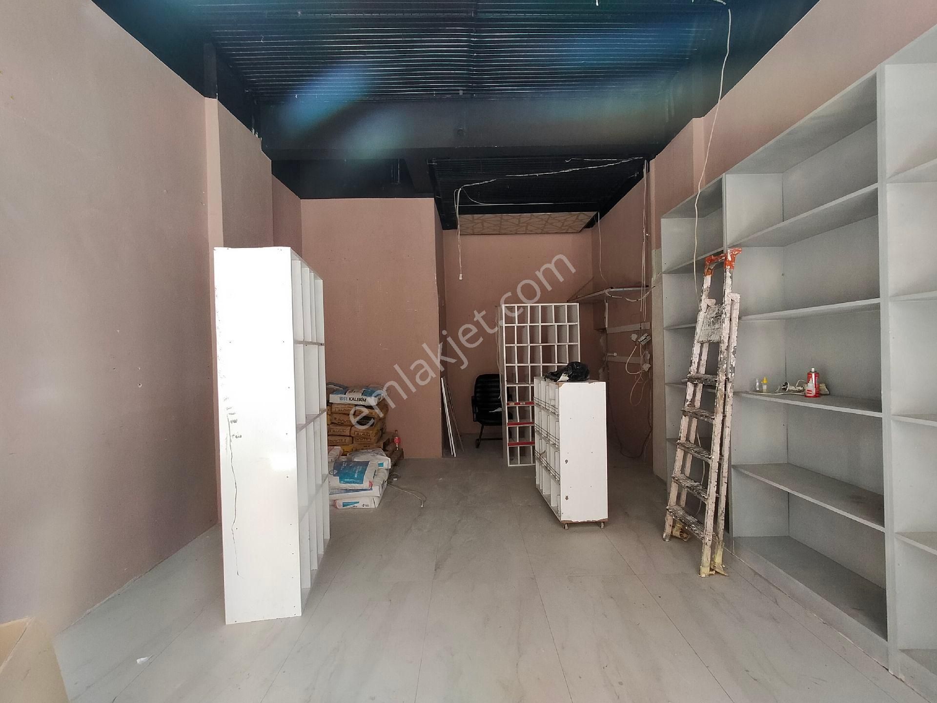 Akkonak'ta Lozan Caddesi'ne Yakın 35 Metrekare Kiralık Dükkan