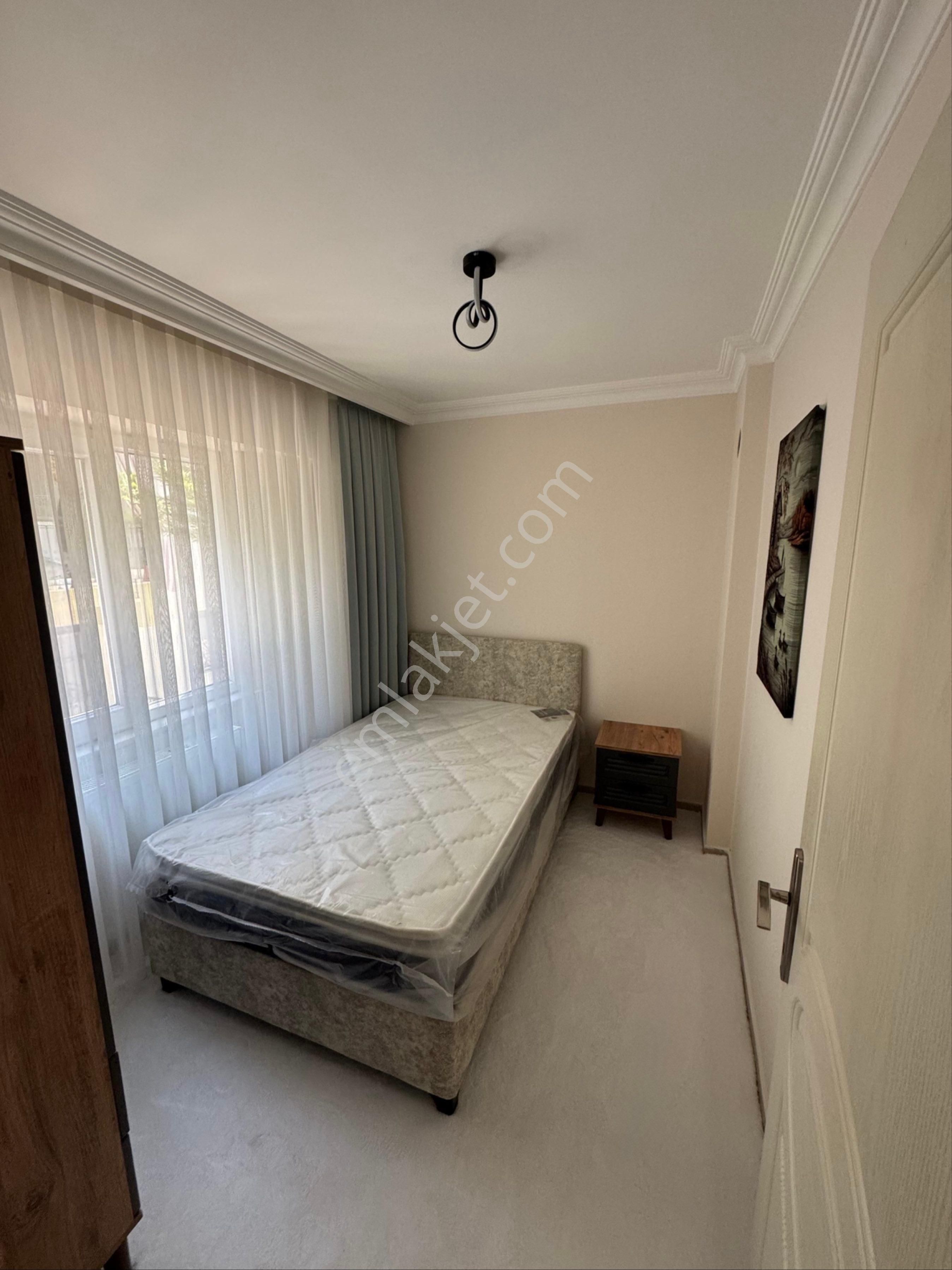 Zeytinköy Mah. 1+1 50m2 Arakat Balkonlu Lüks Apart