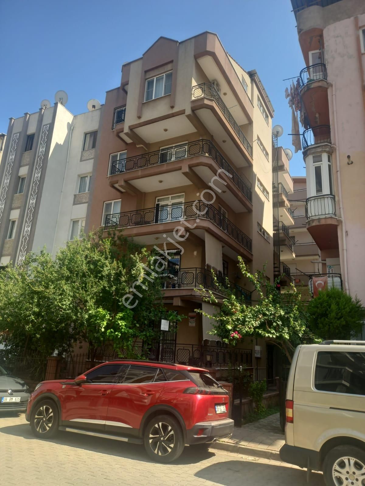 Aydın Merkezde Yatırım Fırsatı Satılık Kiracılı Apartman
