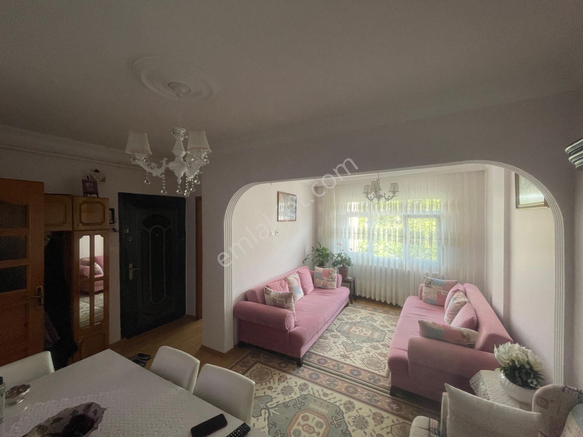 Küçükköy Merkezde Kiralık 90m2 2+1 Daire