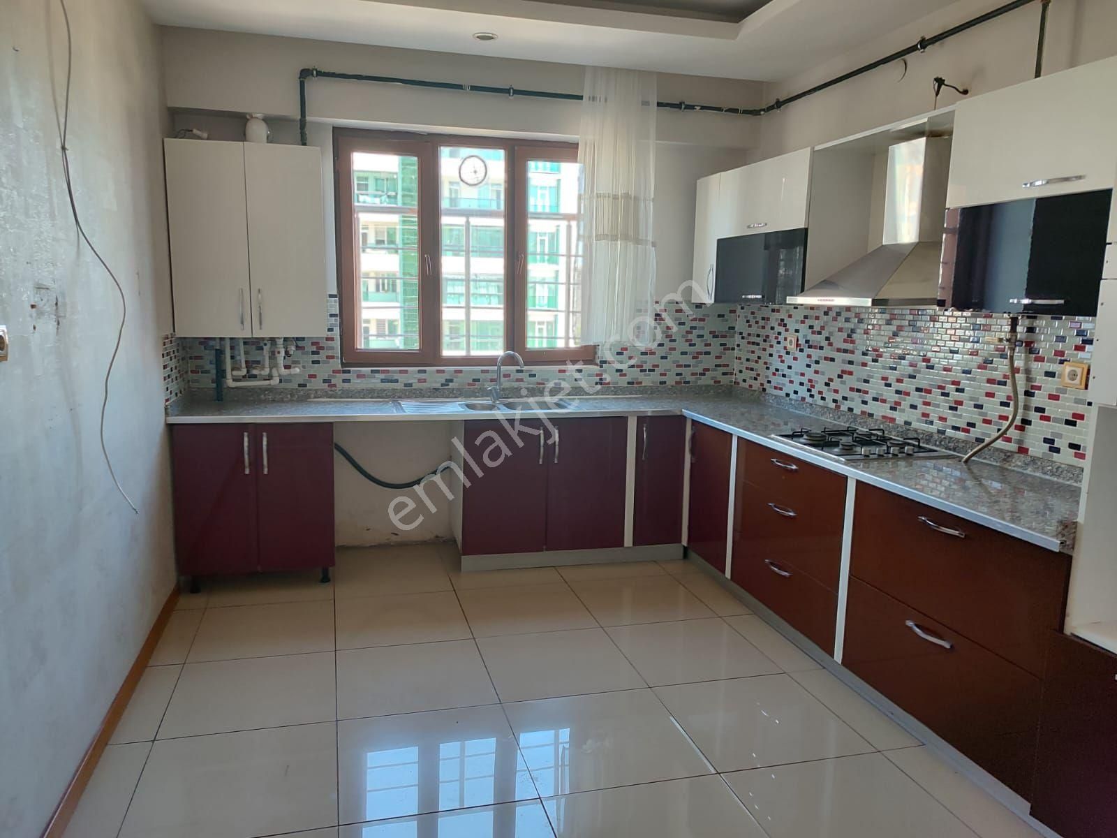 Nevruz Park Civarında Bulunan Kiralık Dairemiz 4+1