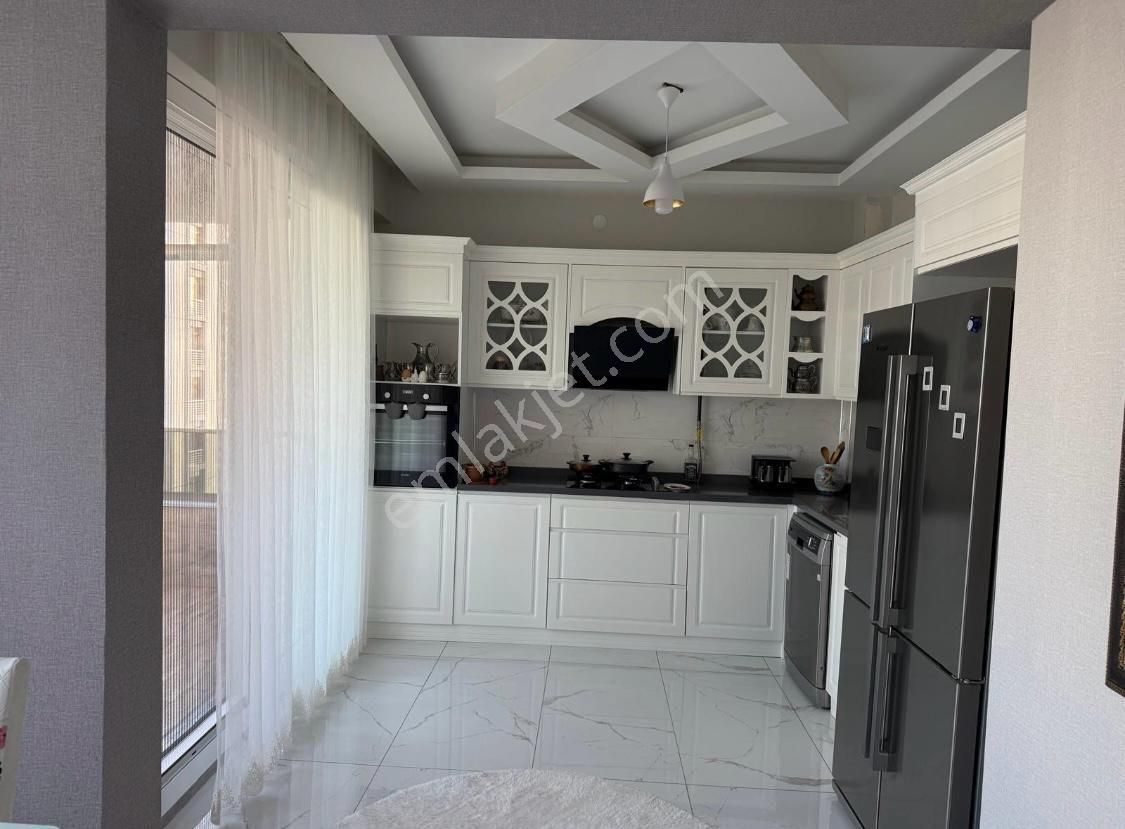 Orta Doğu Koleji Civarında 2+1 Satılık Daire