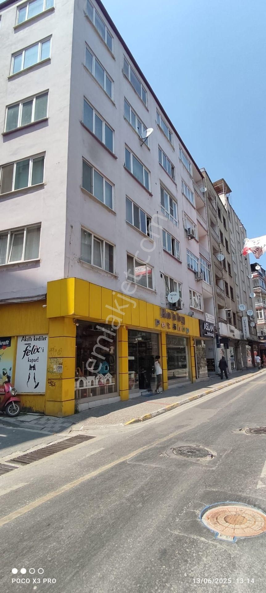 Satılık Çarşı Merkezde Atalar Caddesinde 2+1 Daire