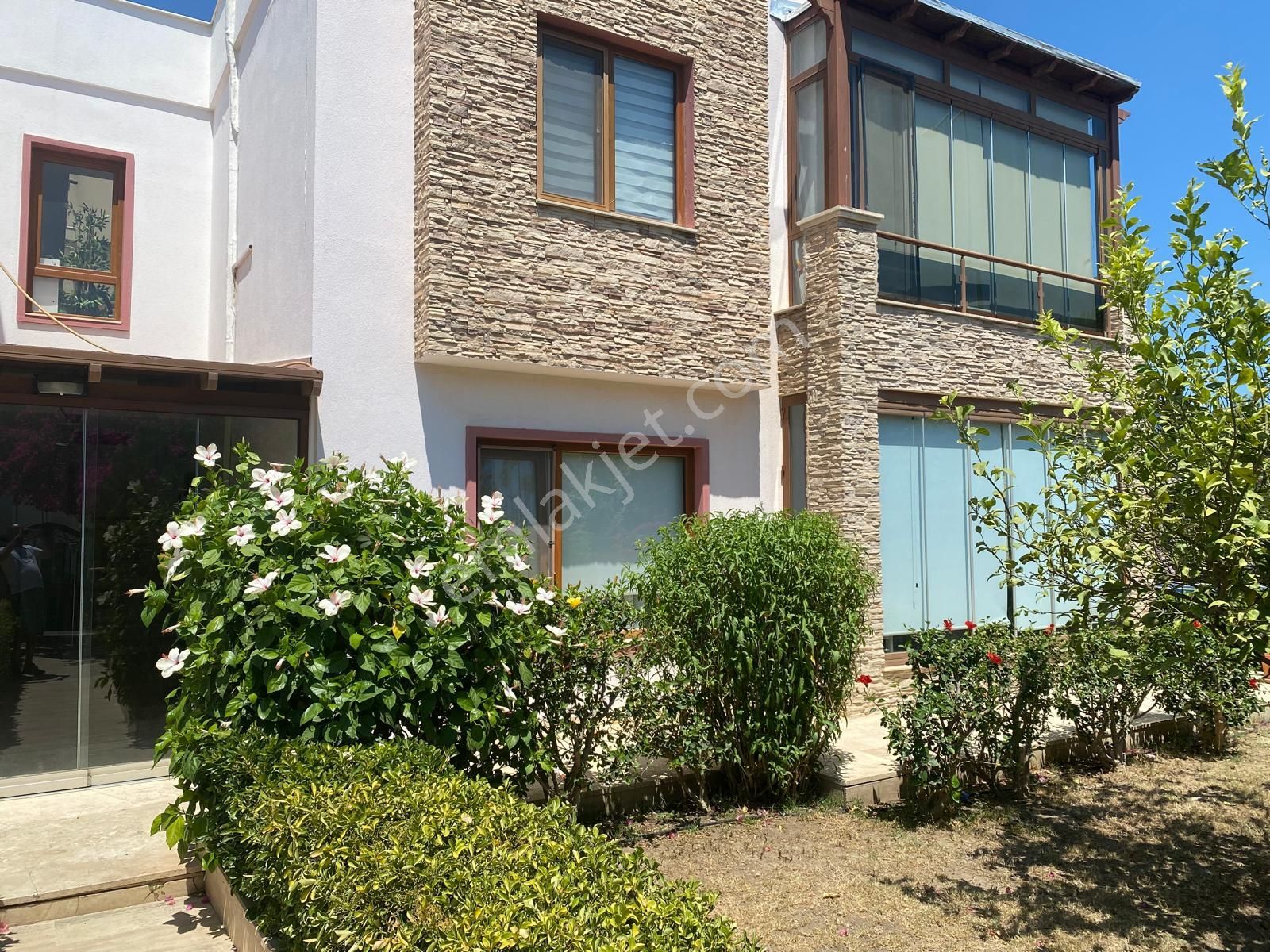 Bodrum Torba Havuzlu Site İçinde Bahçe Kat Daire
