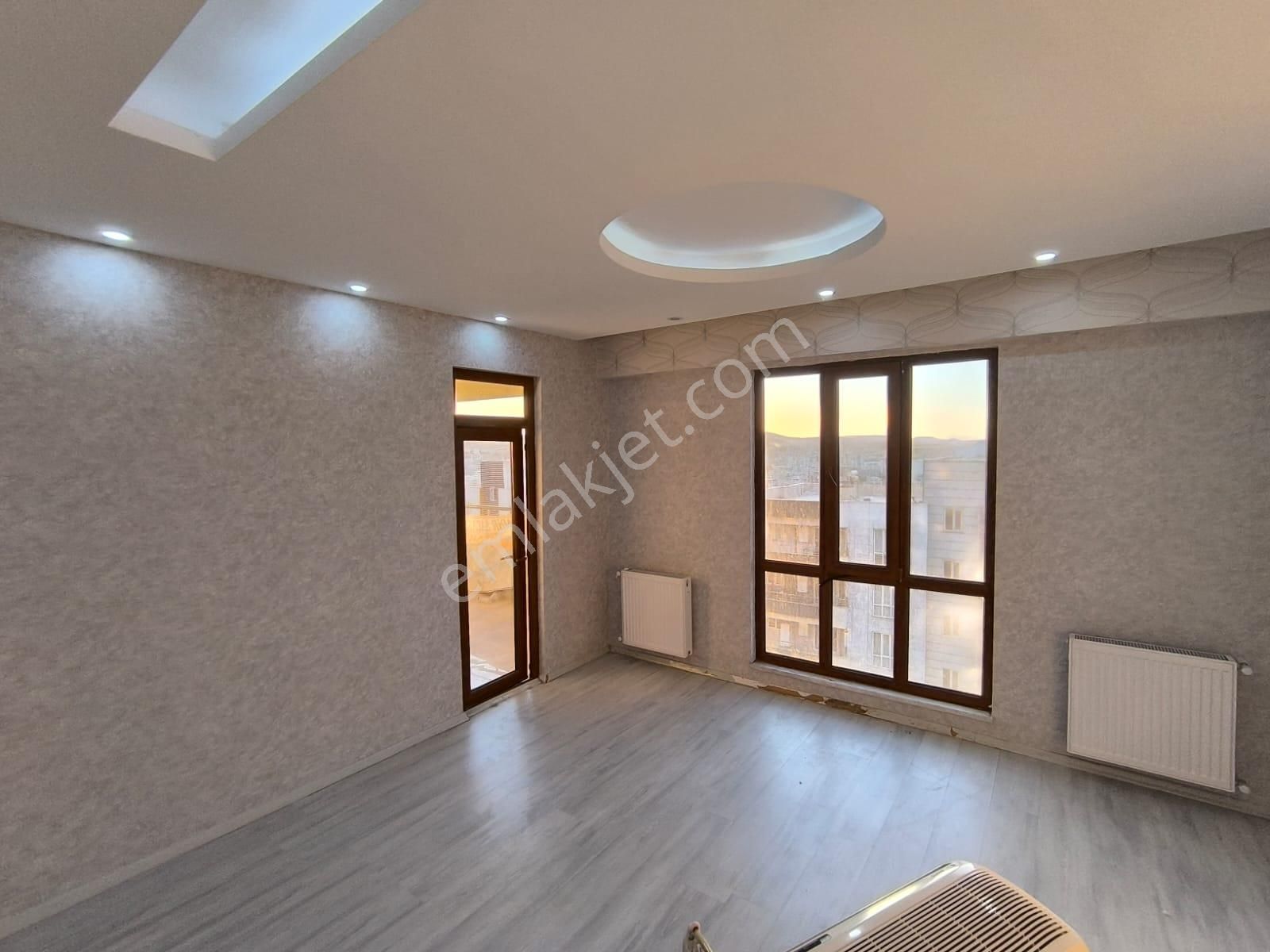 Karaköprü Doğukent Mahallesi Yaşam Park Sitesinde Satılık 4+1 Lüks Daire