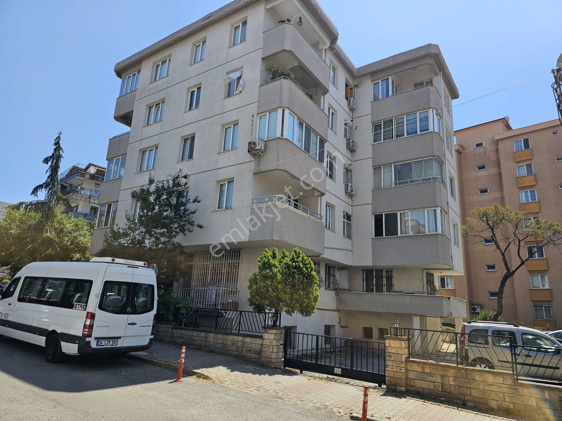 Maltepe Bağlarbaşı Mh. Minibüse 150m Uzaklıkta Kiralık 1+1 Daire