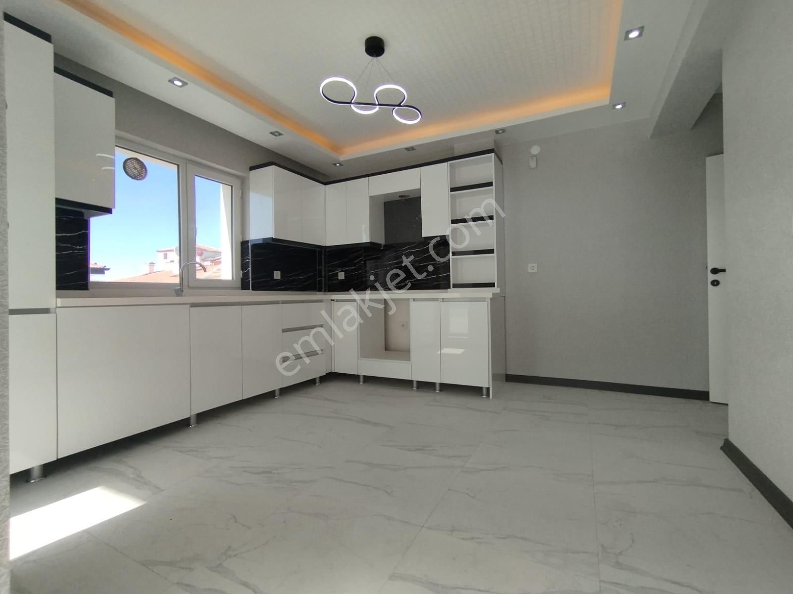 Keçiören Hisar Mah 3.kat Yeni Bina 4+1 Full Yapılı Satılık Daire