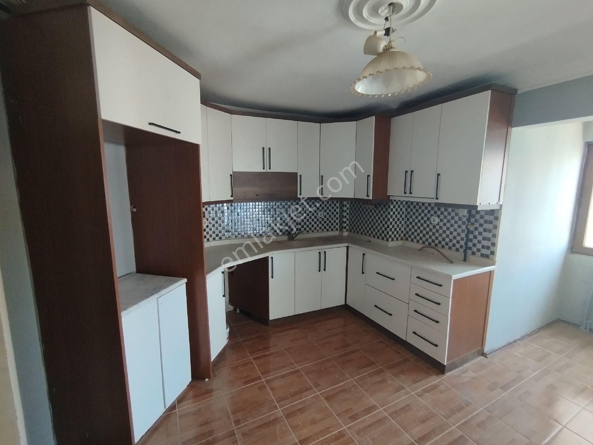 Aydın Söke Atatürk Mah Doğalgazlı Asansörlü 4+1 Kiralık Daire