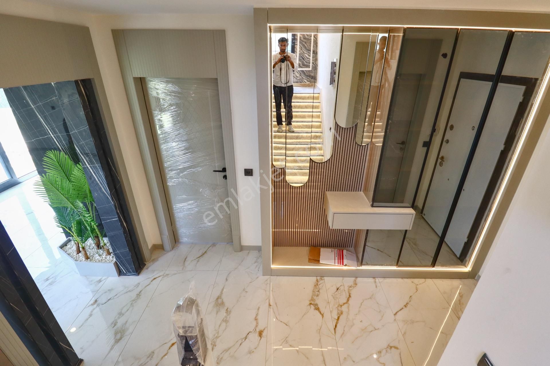 Güre'de Geniş Bahçe Alanı İçerisinde Satılık Özel Havuzlu Villa - Görsel 9