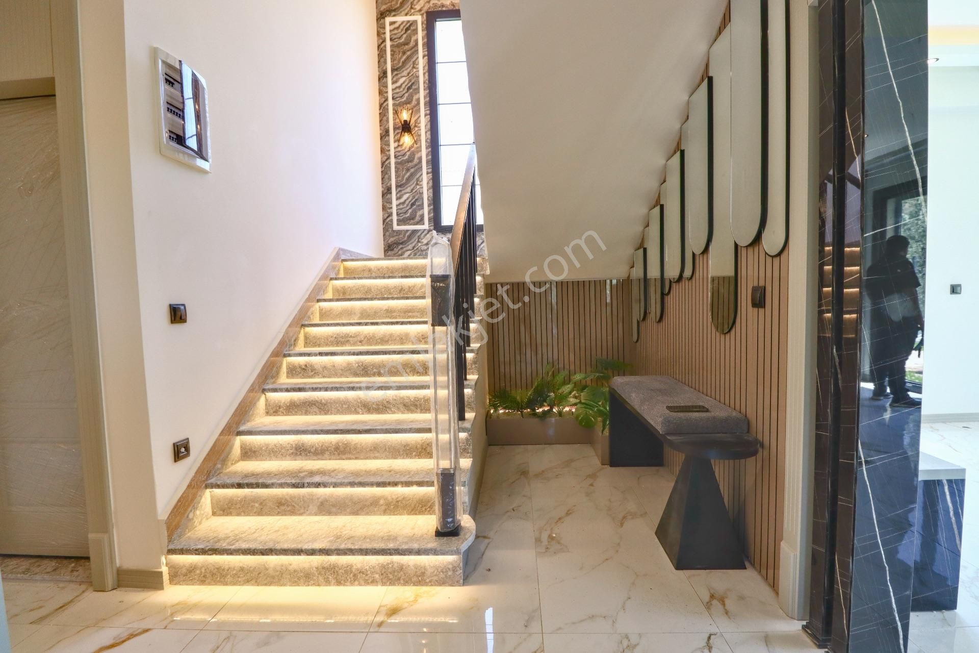 Güre'de Geniş Bahçe Alanı İçerisinde Satılık Özel Havuzlu Villa - Görsel 10
