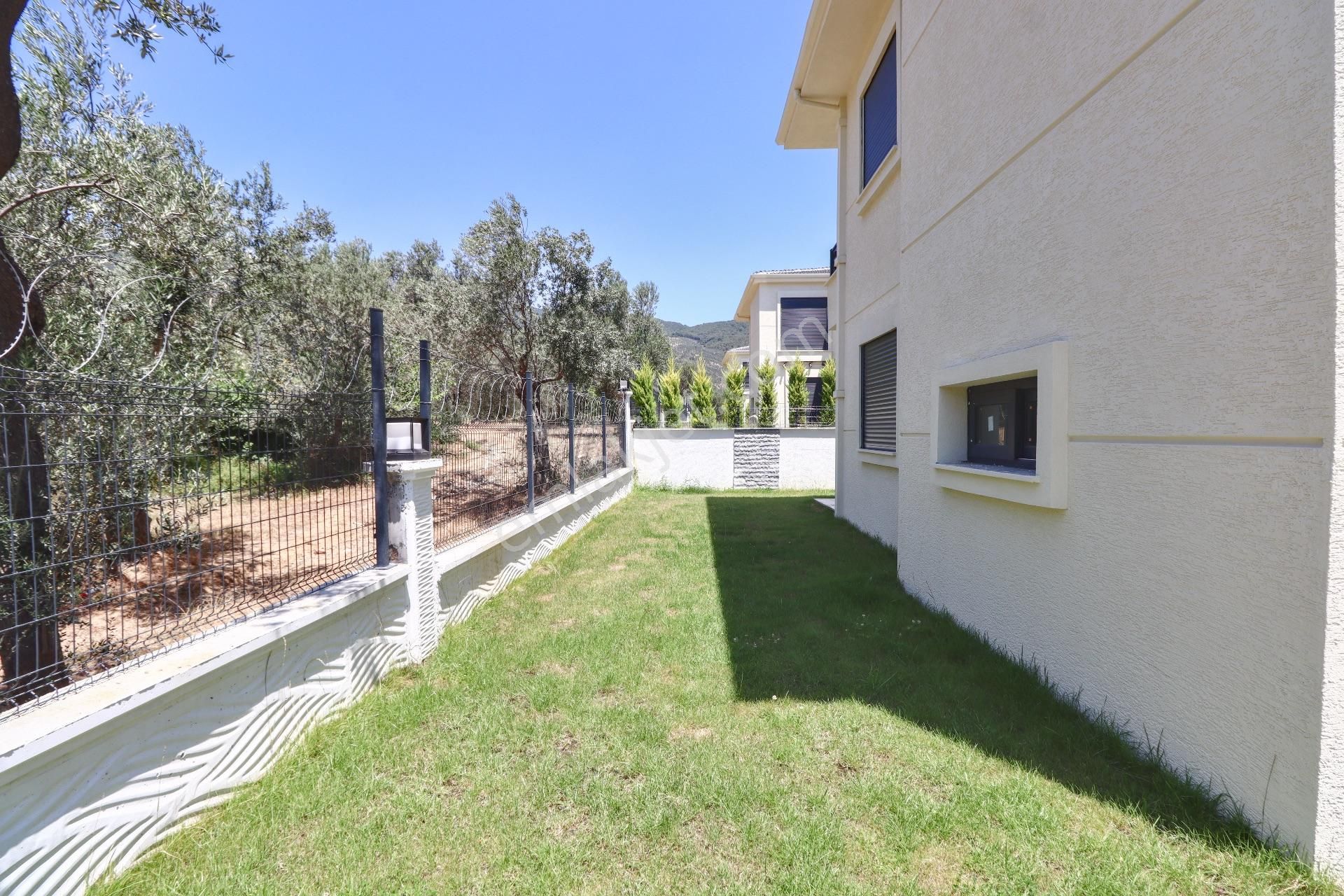 Güre'de Geniş Bahçe Alanı İçerisinde Satılık Özel Havuzlu Villa - Görsel 6